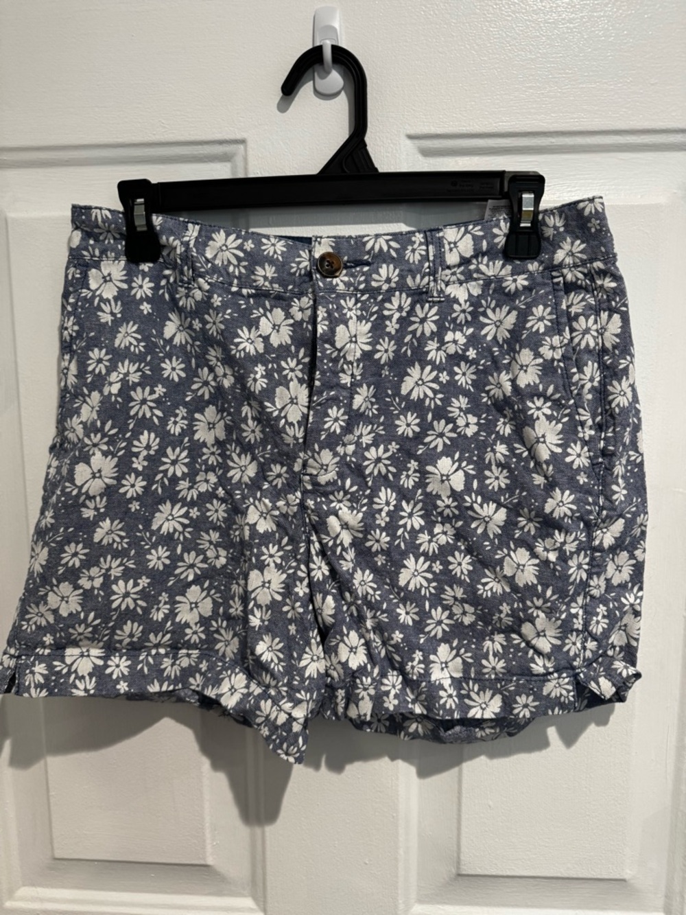 Old Navy Blue Floral Print Women's Shorts